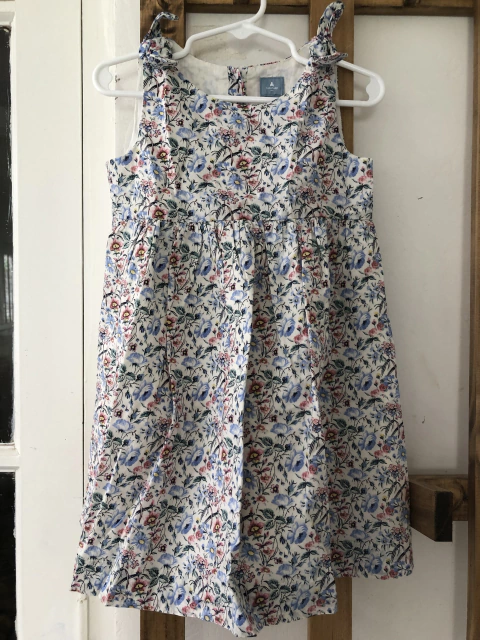 Vestido sin mangas floreado. GAP. 4 años