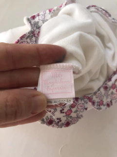 Pijama de plush blanco con cuello flores. Magdalena Esposito. 0 meses. - comprar online