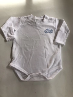 Set- Body blanco + ranita blanca con camiones. Algodón Pima. Baby Cottons. Recien Nacido. - Lo Canto • Moda Circular