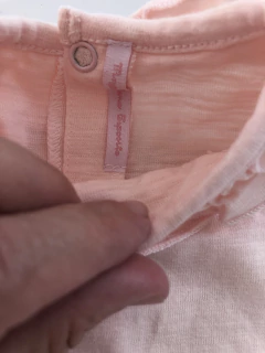 Enterito rosa de algodón con volados. Magdalena Esposito. Recien nacido. - comprar online