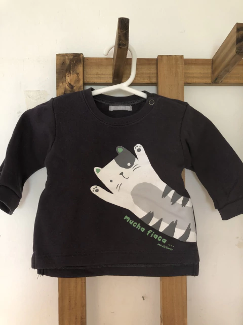 Buzo negro abrigado con gatito. MIMO. 6 meses.