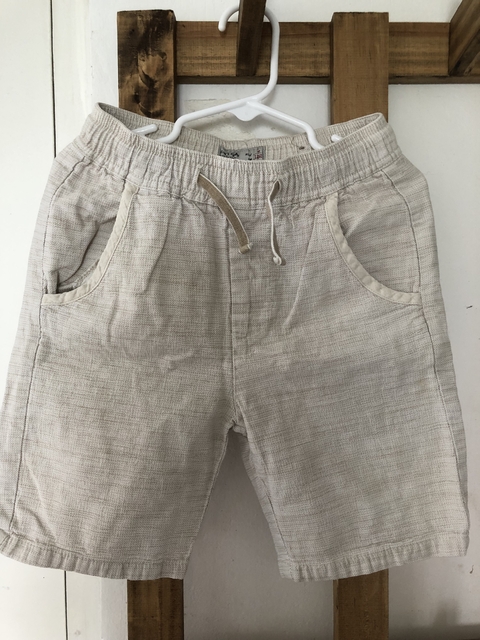 Bermuda beige. ZARA. 7 años.