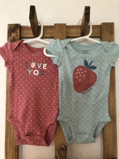 SET 3M | Dos bodys MC rosa y celeste con frutilla mas un pantalón de algodón. CARTERS. 3 meses. en internet