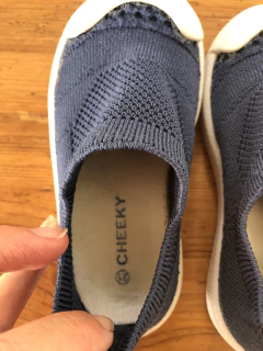 Zapatillas azules sin cordones. CHEEKY. Talle 21. en internet