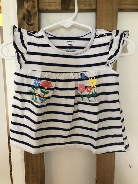 9M | Remera a rayas azul y blanco con flores. CARTERS. 9 meses.