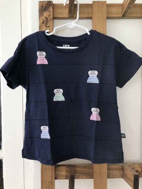 Remera MC con dibujos. UNIQLO. 5/6 años.