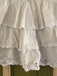 Pollera blanca con volados y elástico. FREESTYLE. 6 años. - Lo Canto • Moda Circular