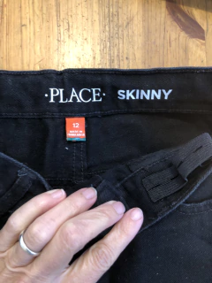 12A | Jean negro. PLACE. 12 años Tiene elástico regulable. La cintura mide 31.5 cm. - comprar online