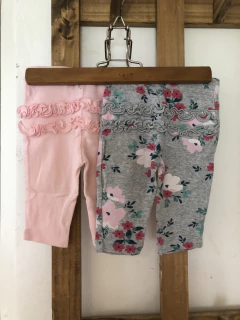 SET 3M | Dos pantaloncitos de algodon rosa y con flores. CARTERS. 3 meses. - comprar online
