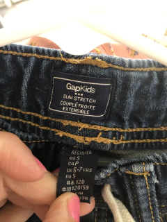 Jean azul recto con elástico en la cintura. GAP. 6/7 años. en internet