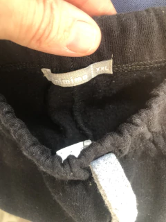 Pantalon joging negro con cordón. MIMO. 15 meses. - comprar online