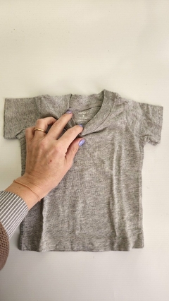 3M | Remera gris lisa Carters -3 meses - comprar online
