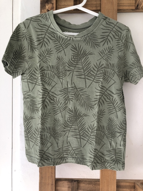Remera verde MC. Primark. 4/5 años.