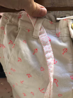Pantalón blanco con anclas rosas. HYM. 5/6 años. - Lo Canto • Moda Circular