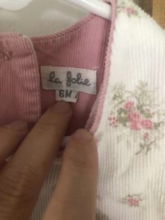 6M | Outlet- Vestido de corderoy blanco con flores. La Folie. 6 meses. - comprar online