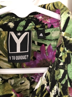 4A | Camisa MC con flores y hojas. Y TU QUIQUE. Talle 4. en internet