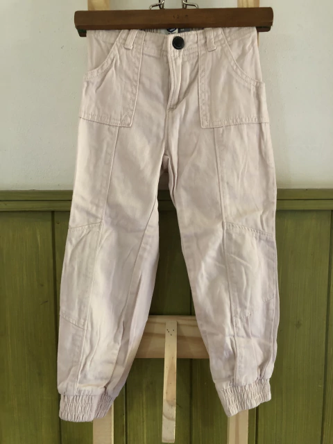 4A | Pantalón rosa clarito con puños. OLD NAVY. 4 años.