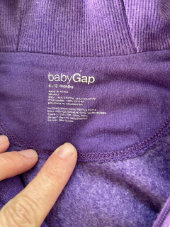 6/12M | Buzo lila con capucha y orejitas. GAP. 6/12 meses. - Lo Canto • Moda Circular