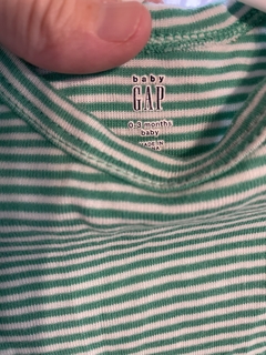 0/3M | Enterito pijama a rayas verdes con ballena. GAP. O a 3 meses. - comprar online