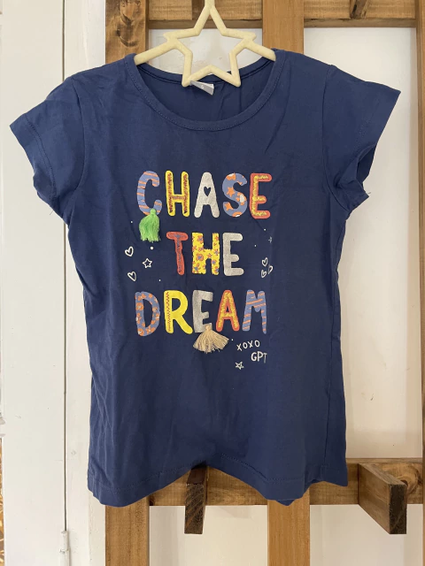 6A | Remera MC azul con letras. GEPETTO. 6 años.