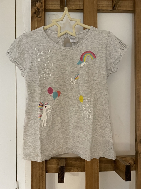 4A | Remera gris MC con arcoíris. GEPETTO. 4 años.