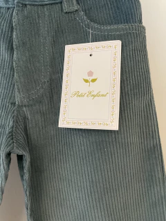 NUEVO- Pantalón corderoy azulino. Petit Enfant. Talle 6 años. - comprar online
