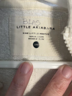 Outlet- Buzo gris con capucha y cierre. AKIABARA. 9 meses. - comprar online