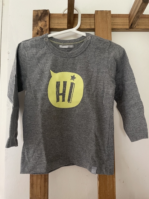 Remera gris ML Hi. MIMO. 15 meses.