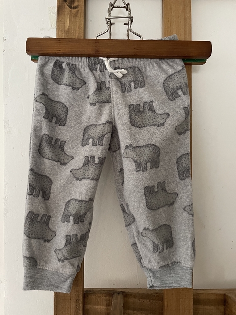 Pantalón gris polar con osos. CARTERS. 12 meses.