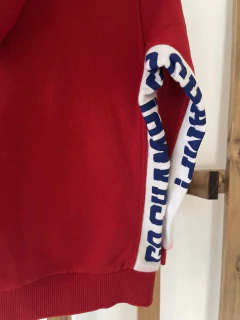 3/4A | Buzo rojo con capucha y cierre. BENETTON. 3/4 años. Sin uso. - Lo Canto • Moda Circular