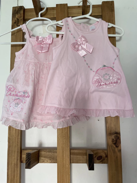 6M | Dos vestidos rosa Princess. DISNEY. 6 meses. Sin uso.