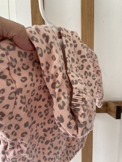 3M | Buzo con cierre y capucha rosa aninal print. MIMO. Talle 3 meses. - comprar online