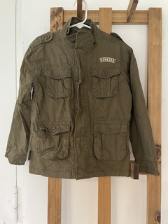 6A | Campera verde militar finita. OSHKOSH. Dice talle 8 pero es mas 6 años.