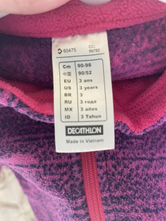Buzo polar rosa y lila. DECATHLON. 3 años. - comprar online