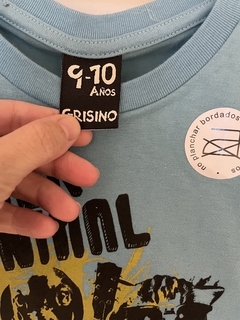 NUEVA- Remera ML celeste con estampa. GRISINO. 9/10 años. en internet