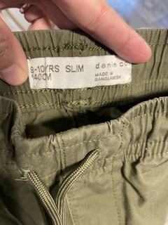 9/10A | Pantalón cargo con puños. DENIM CO. 9/10 años. La cintura sin estirar mide 30 cm. - comprar online