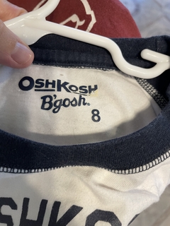 8A | Outlet- Remera blanca con mangas azules ML. Oshkosh. 8 años. - comprar online