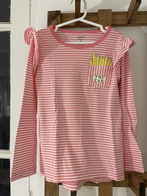 Remera ML a rayas rosas con volado en mangas y papas fritas. CARTERS. 8 años.