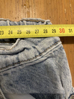 Jean wide leg. Le Uthe. Talle 10. La cintura mide 29 cm. Tiene elástico regulable. - Lo Canto • Moda Circular