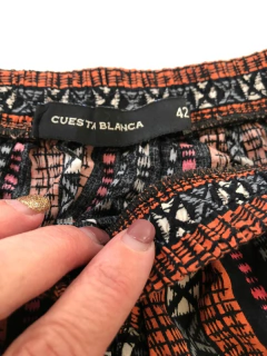 Pollera fibrana estampada. Cuesta blanca.Talle 42. - comprar online