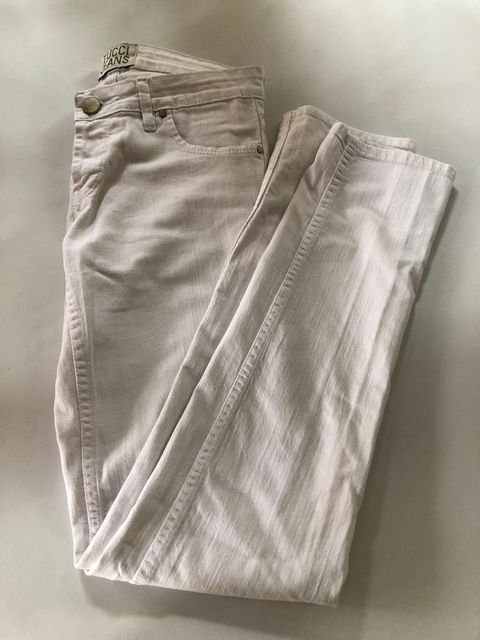 Jean blanco con botones. TUCCI. Talle 23.