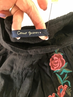 NUEVO - Short negro con flores bordadas. Como quieres. Talle 38. - Lo Canto • Moda Circular