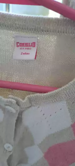 2A | Sweater prendido beige y rombos rosa y blanco. CONIGLIO. 2 años - comprar online