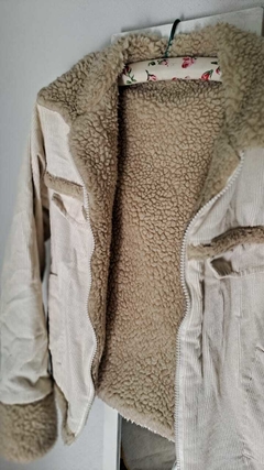 OUTLET .Campera corderoy natural con corderito. Talle de adulto. - comprar online