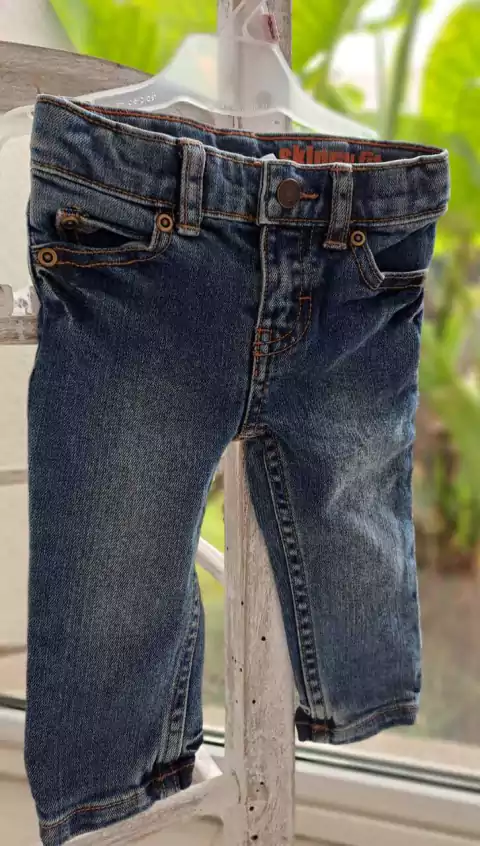 9M | PINDA -Jean celeste skinny fit. CARTERS. Talle 9 meses