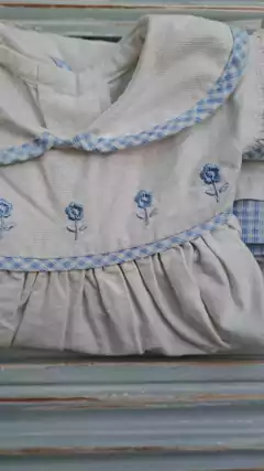 9/12M | Vestido blanco con guarda a cuadros y bordado. MARAMBA. Talle 1. Talle 9 a 12 meses - Lo Canto • Moda Circular