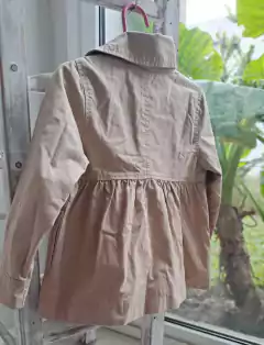 3A | Impermeable beige c botones. OLD NAVY. Talle 3 años en internet