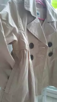 3A | Impermeable beige c botones. OLD NAVY. Talle 3 años - Lo Canto • Moda Circular