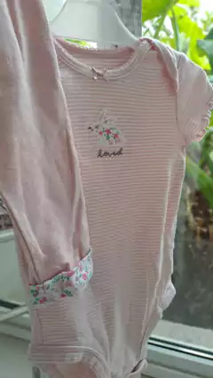 6M | Set Body MC "conejito" voladito y pantalón rosa a rayas c ruedo flores. CARTERS. Talle 6 meses en internet