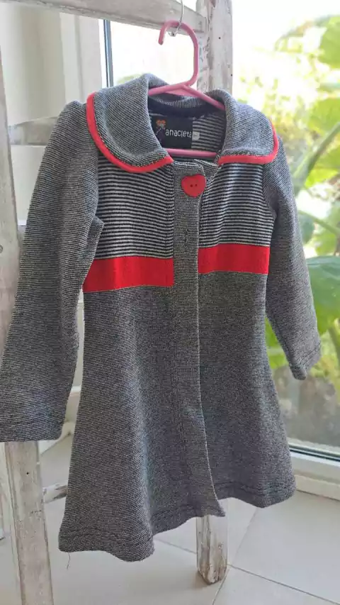 1/2A | OUTLET - Tapado grueso a rayas negro y blanco con detalle en rojo. ANACLETA Talle 1-2 años
